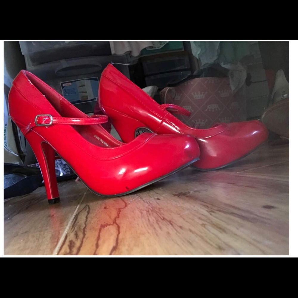 CumfyType heels